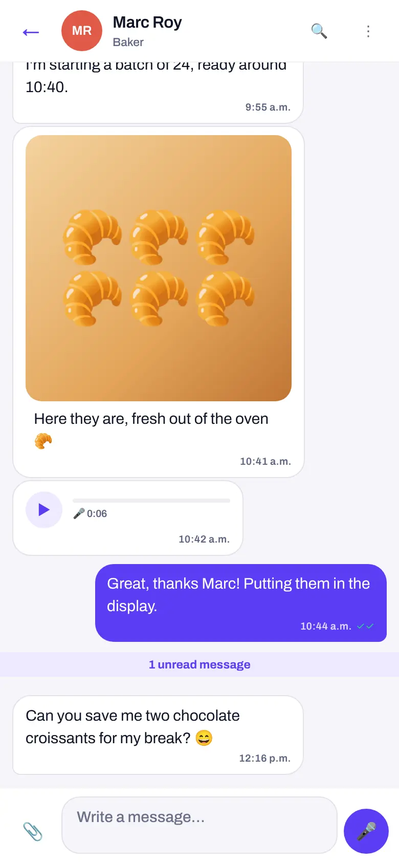 A chat between the baker and the sales associate: the batch announced at 9:55, the croissant photo at 10:41 and a voice message